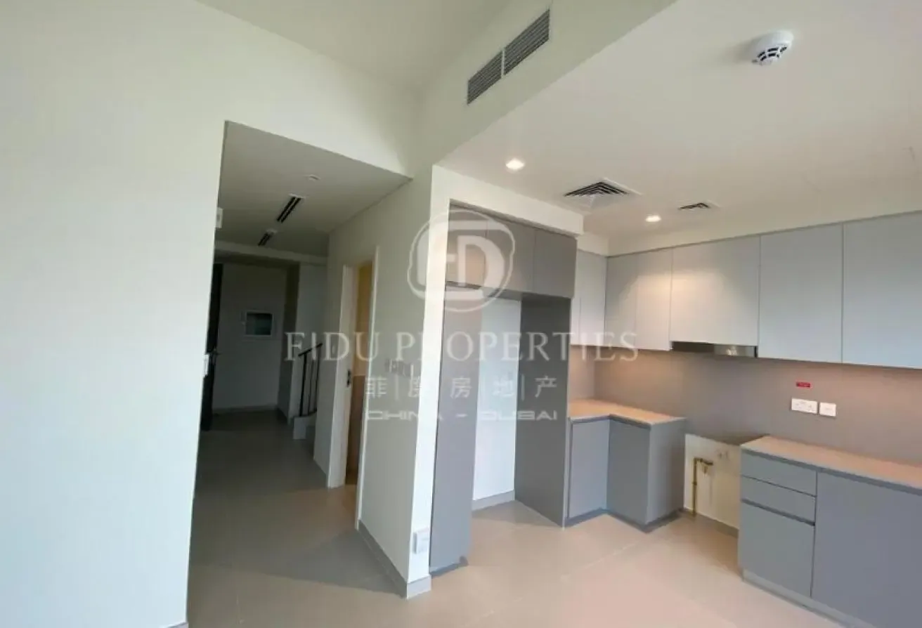 Single Row | Landscape | Near To Amenities
