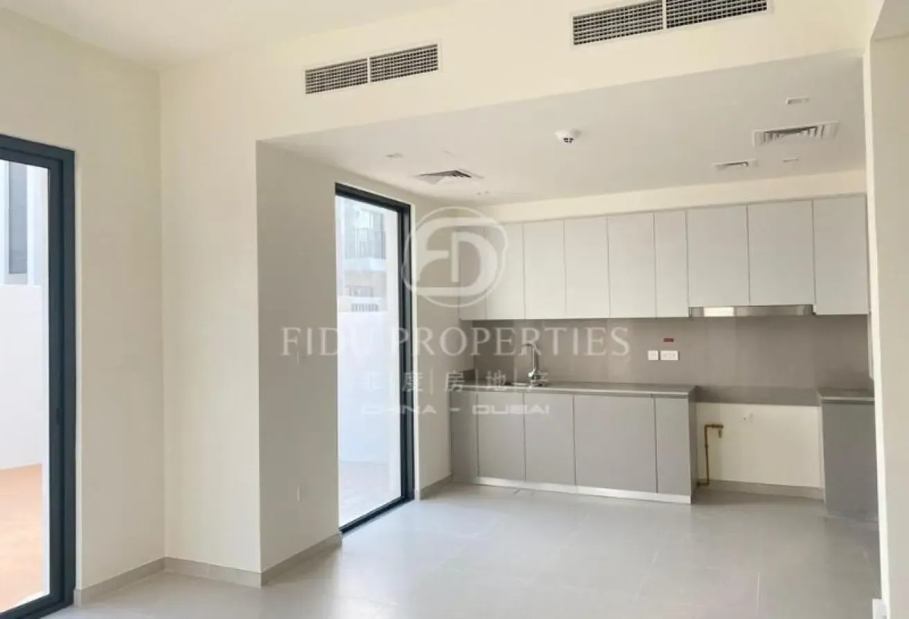Single Row | Landscape | Near To Amenities