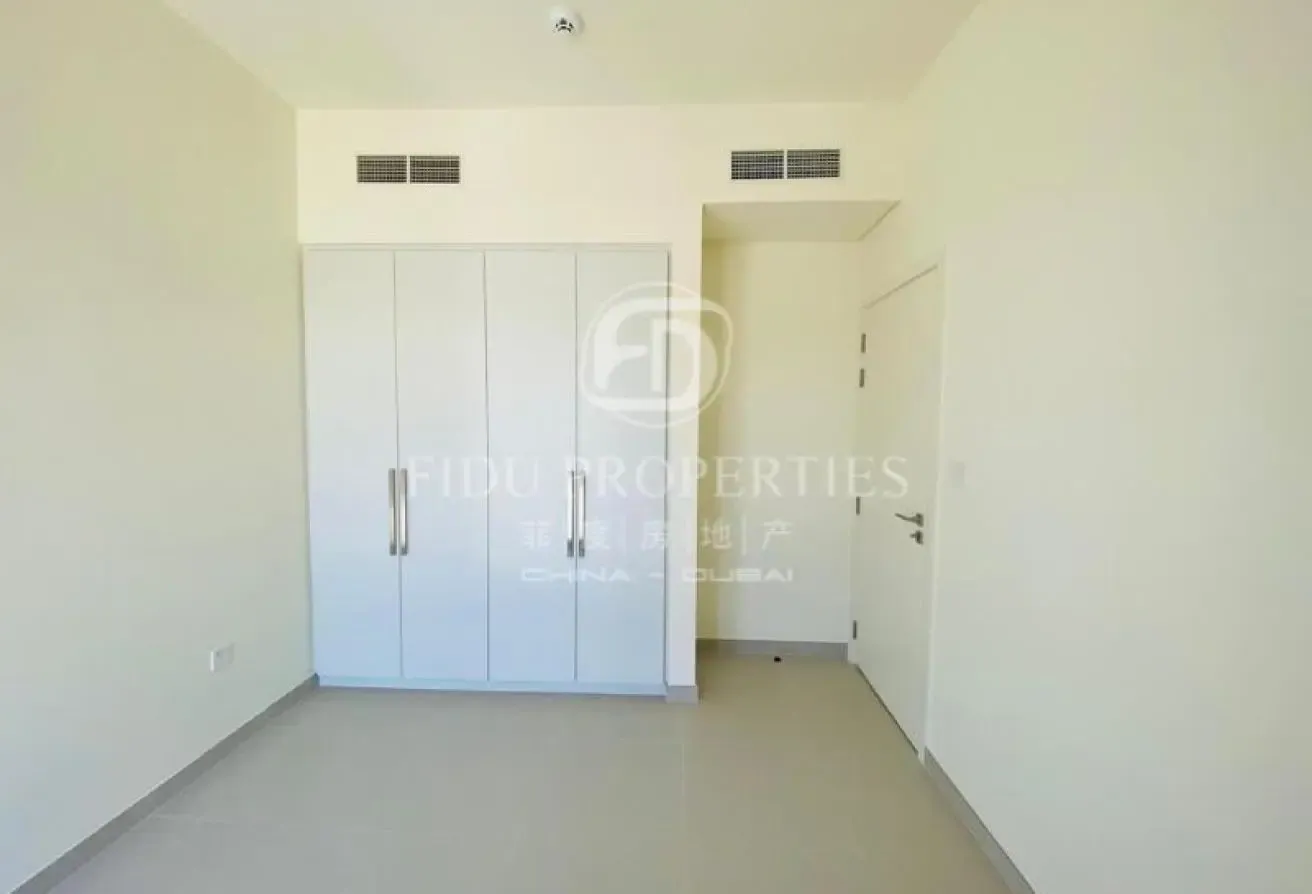 Single Row | Landscape | Near To Amenities