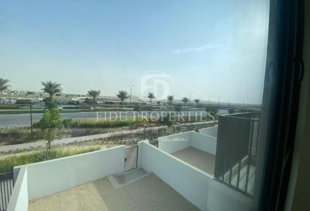 Single Row | Landscape | Near To Amenities