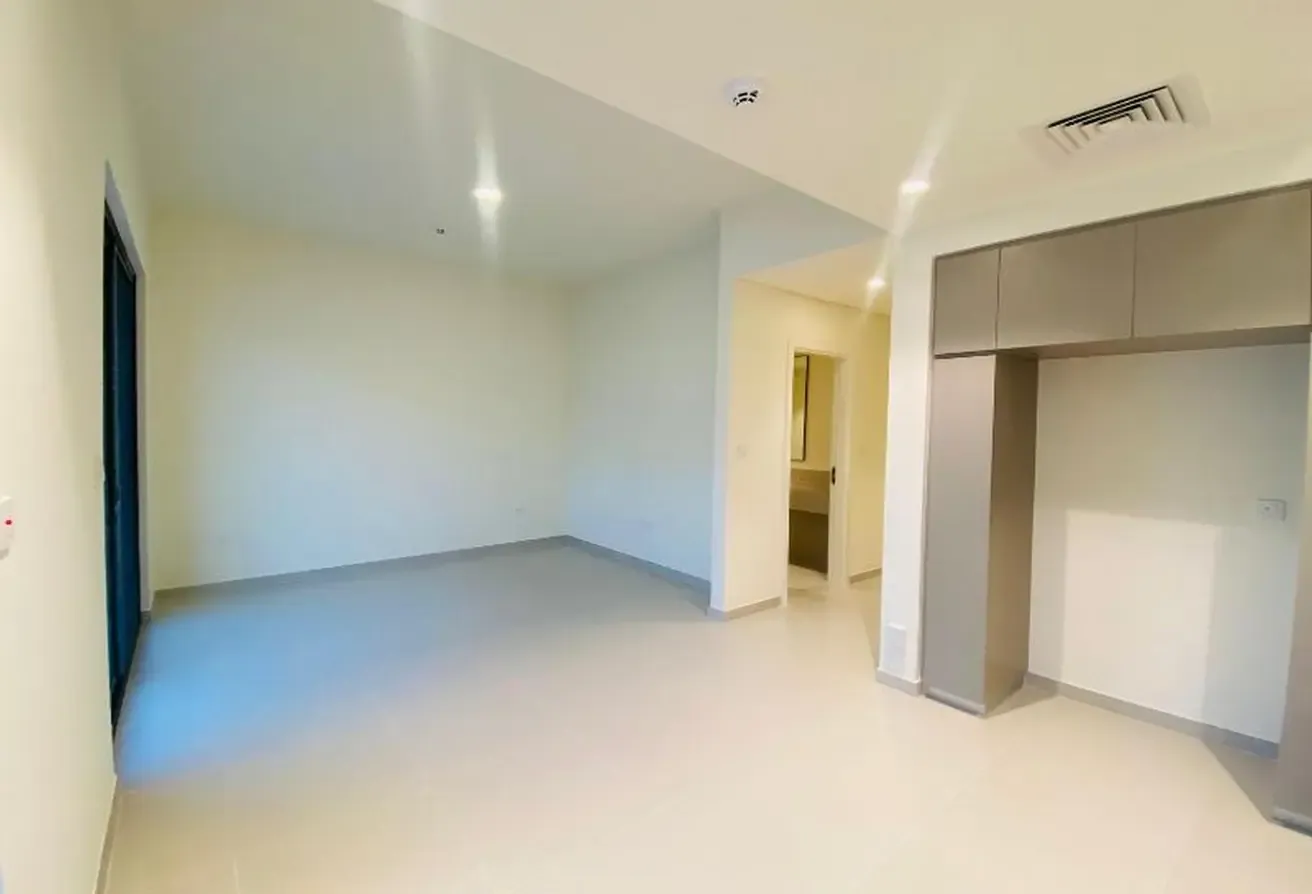 READY TO MOVE | LANDSCAPED | INFRONT OF AMENITIES