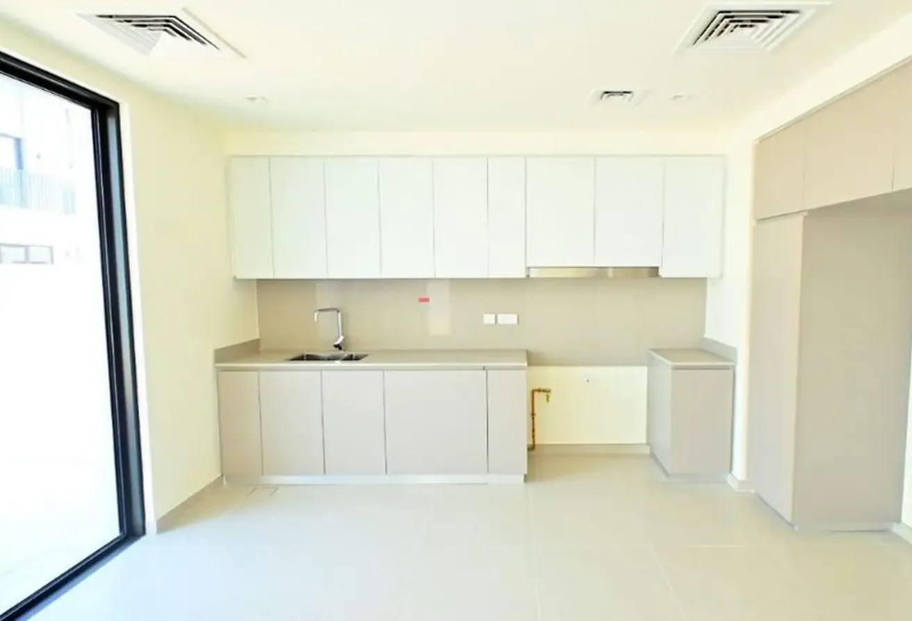 READY TO MOVE | LANDSCAPED | INFRONT OF AMENITIES