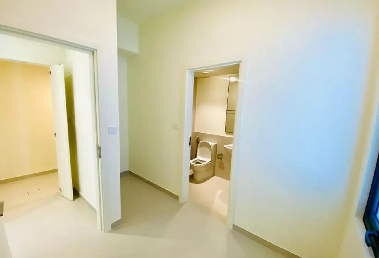 READY TO MOVE | LANDSCAPED | INFRONT OF AMENITIES