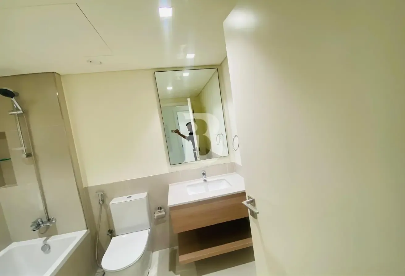 READY TO MOVE | LANDSCAPED | INFRONT OF AMENITIES