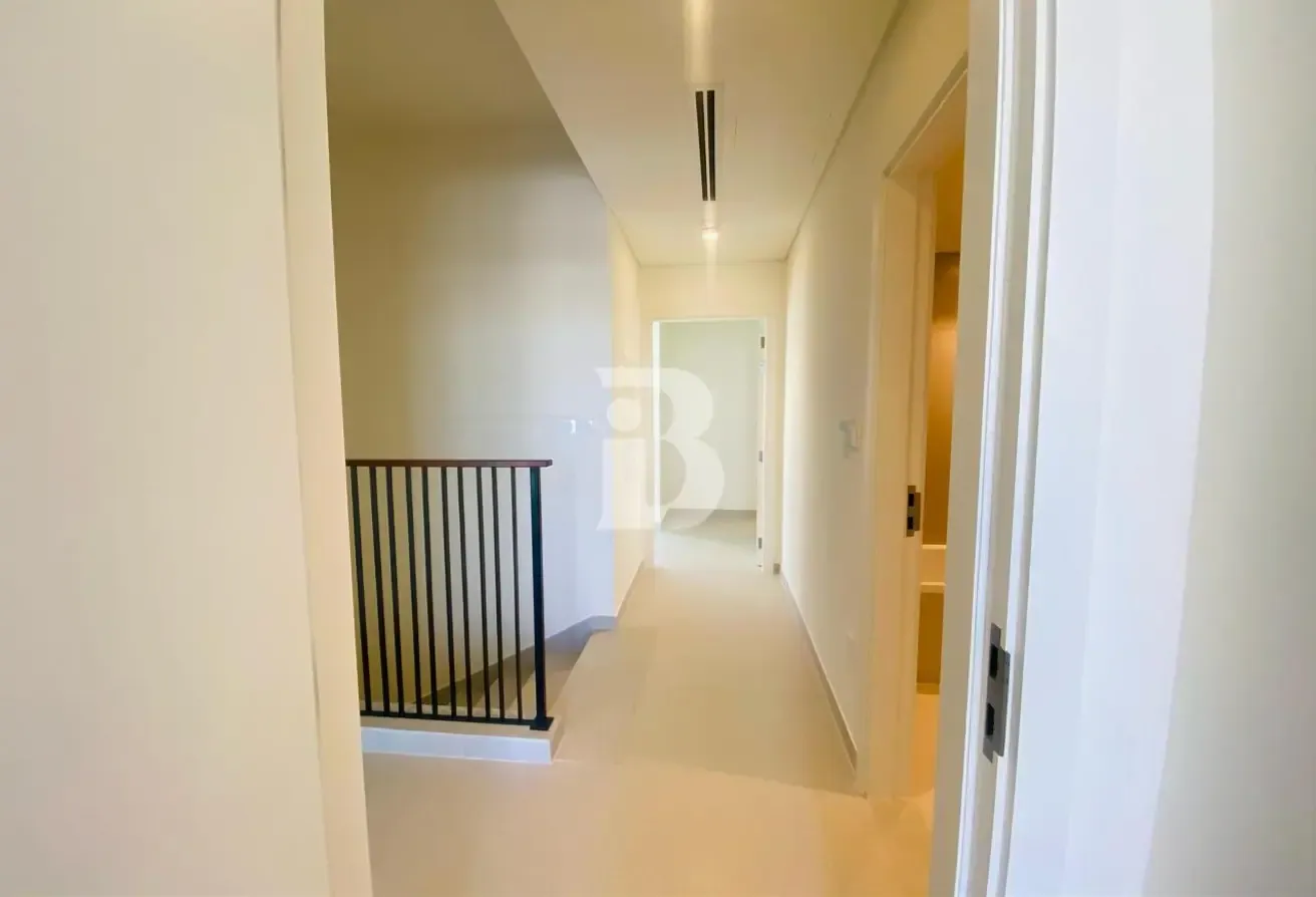 READY TO MOVE | LANDSCAPED | INFRONT OF AMENITIES