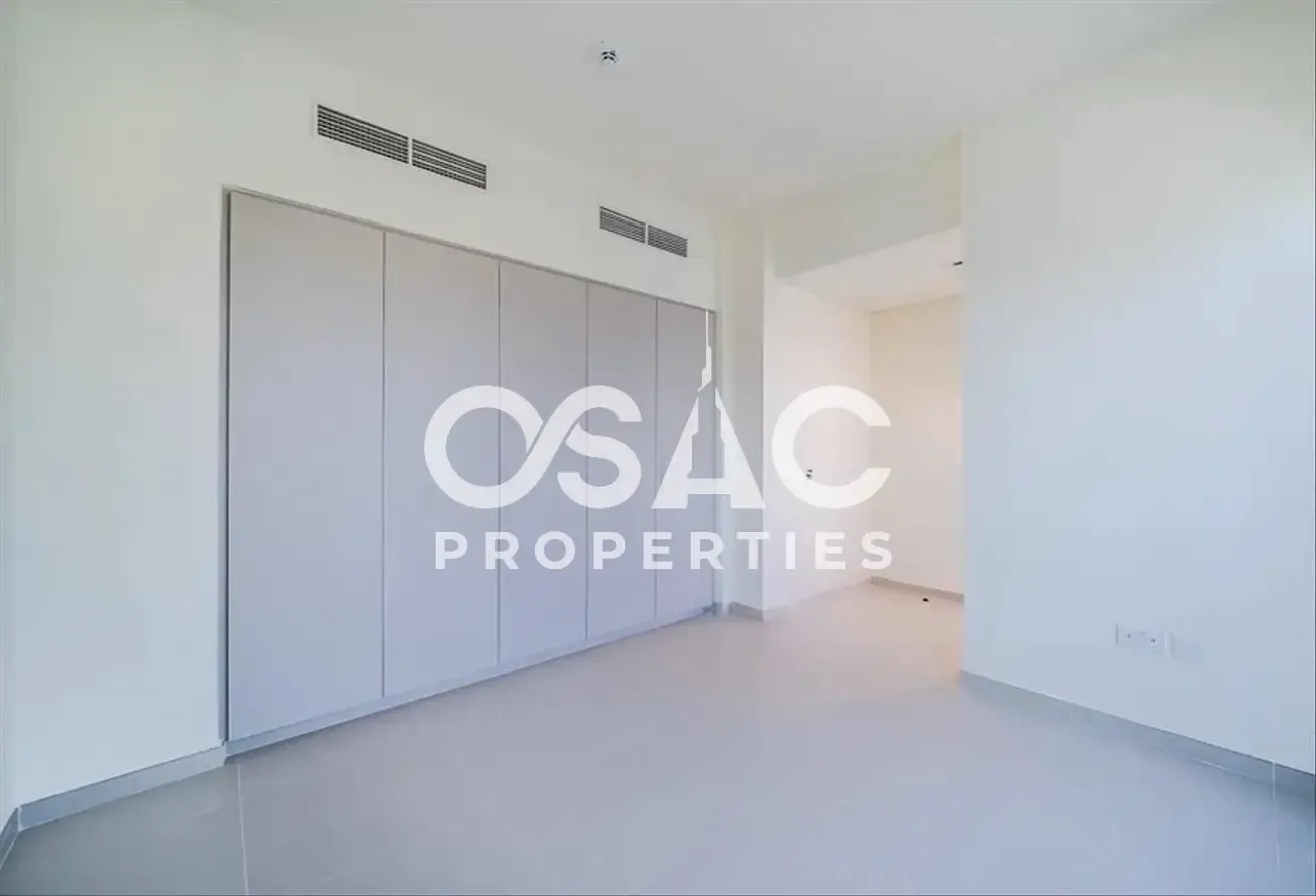 COMMUNITY VIEW | VACANT | UNFURNISHED