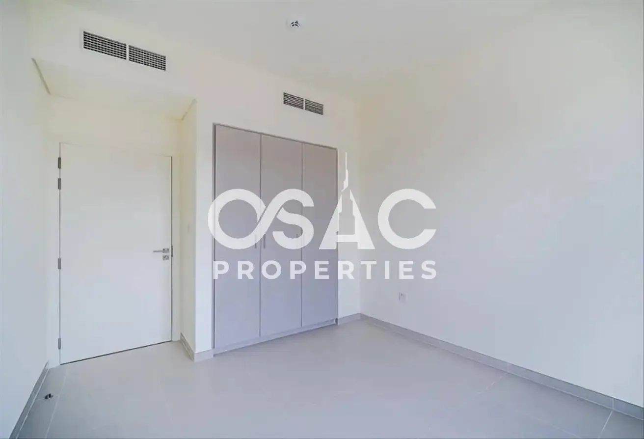 COMMUNITY VIEW | VACANT | UNFURNISHED