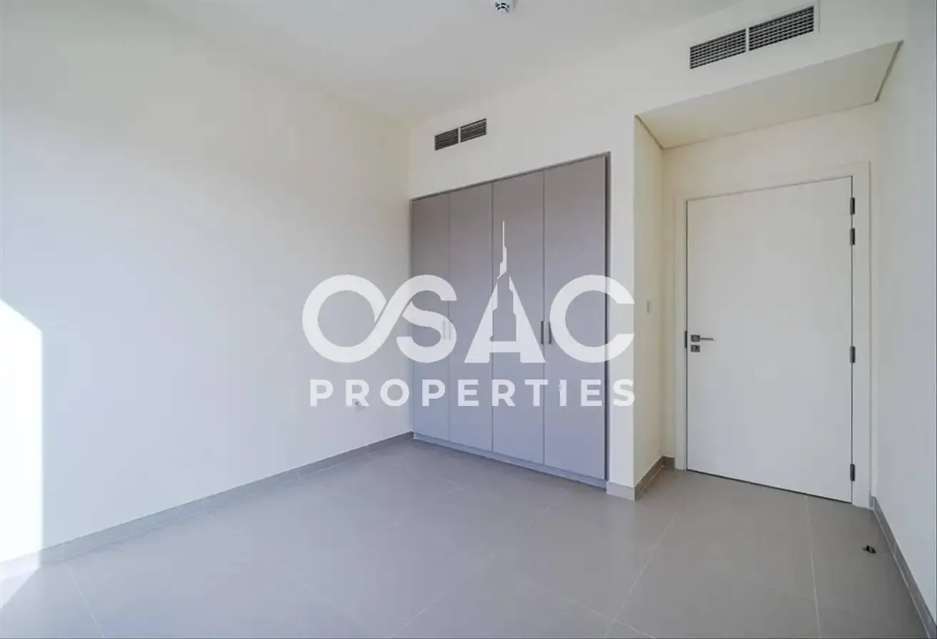 COMMUNITY VIEW | VACANT | UNFURNISHED