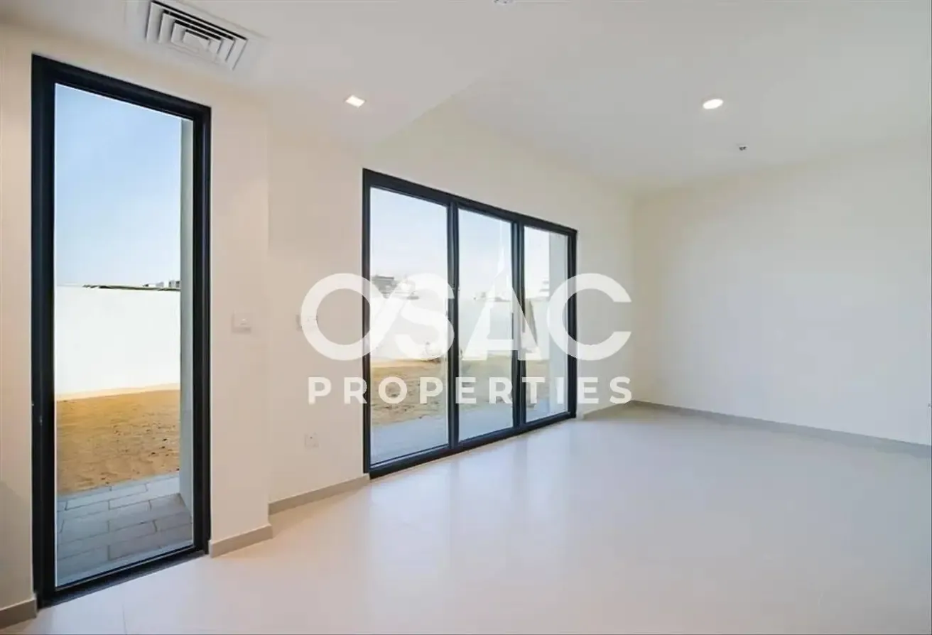 COMMUNITY VIEW | VACANT | UNFURNISHED