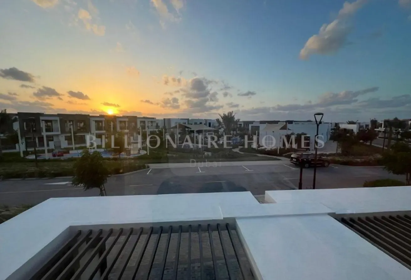 Corner Unit | Large Plot | Close to Amenities