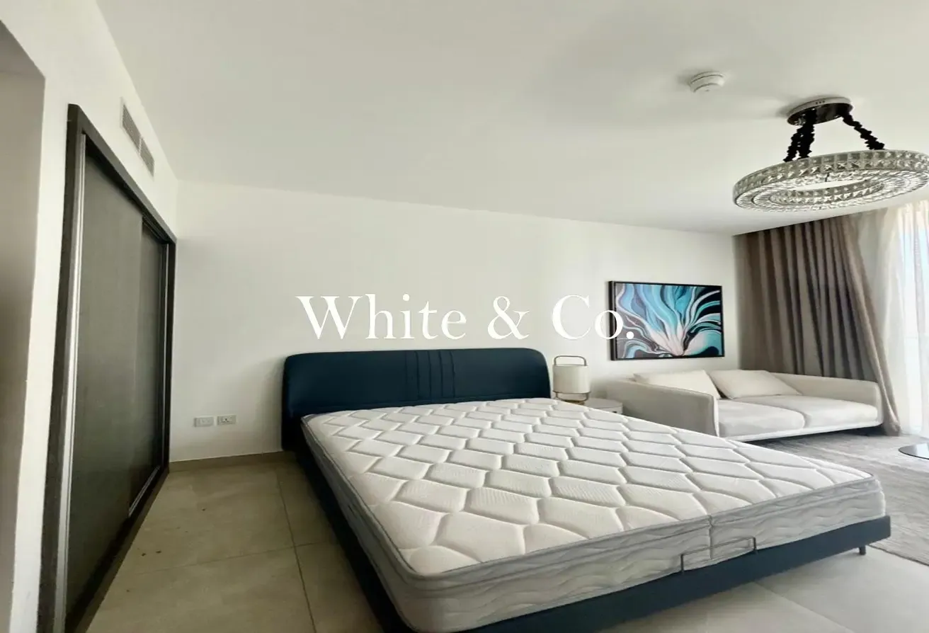 FULLY FURNISHED | BALCONY | NEW BUILDING
