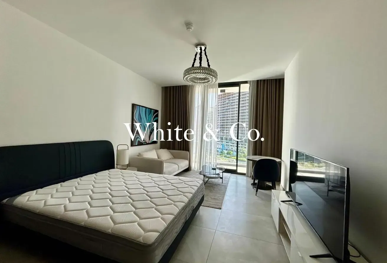 FULLY FURNISHED | BALCONY | NEW BUILDING