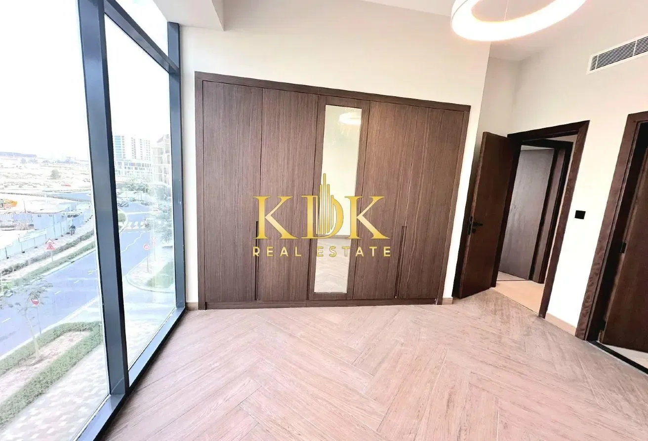 Spacious 2 BR | Great View | Prime Location