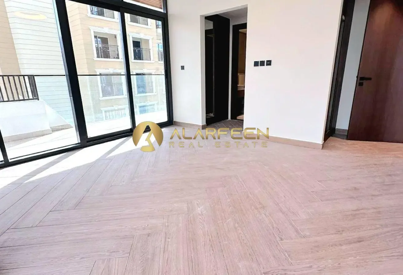 Elegant 2 BR + Store | Prime Location | Book Now