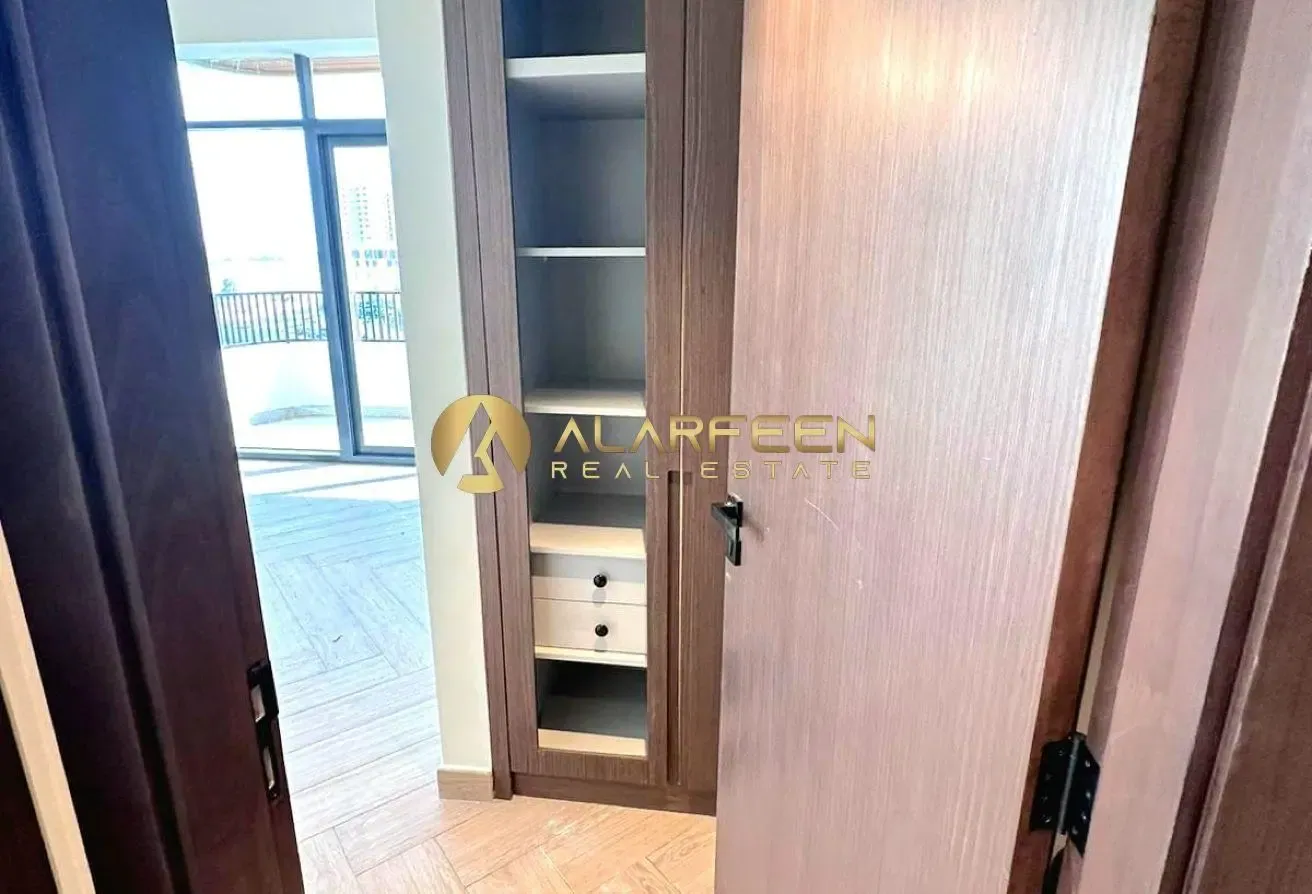 Elegant 2 BR + Store | Prime Location | Book Now