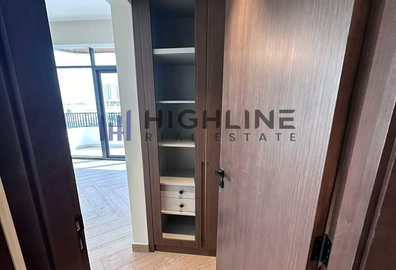 Available on 25th August|Store/Maidsroom| Spacious