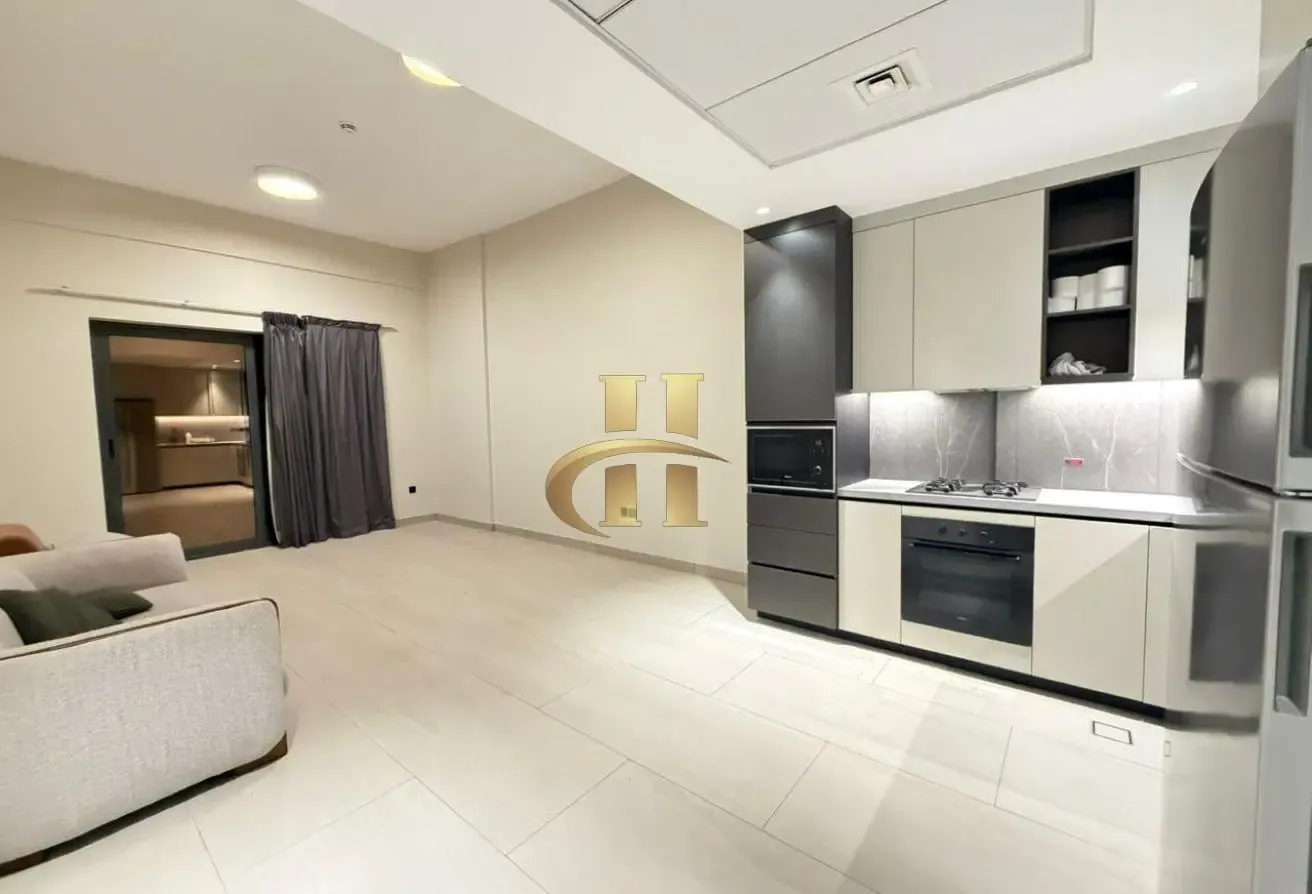 Ready to Move-Luxurious Apartment-Bigger Layout