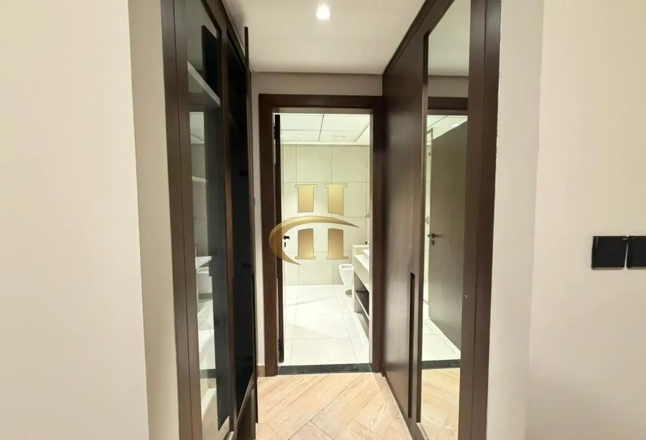 Ready to Move-Luxurious Apartment-Bigger Layout