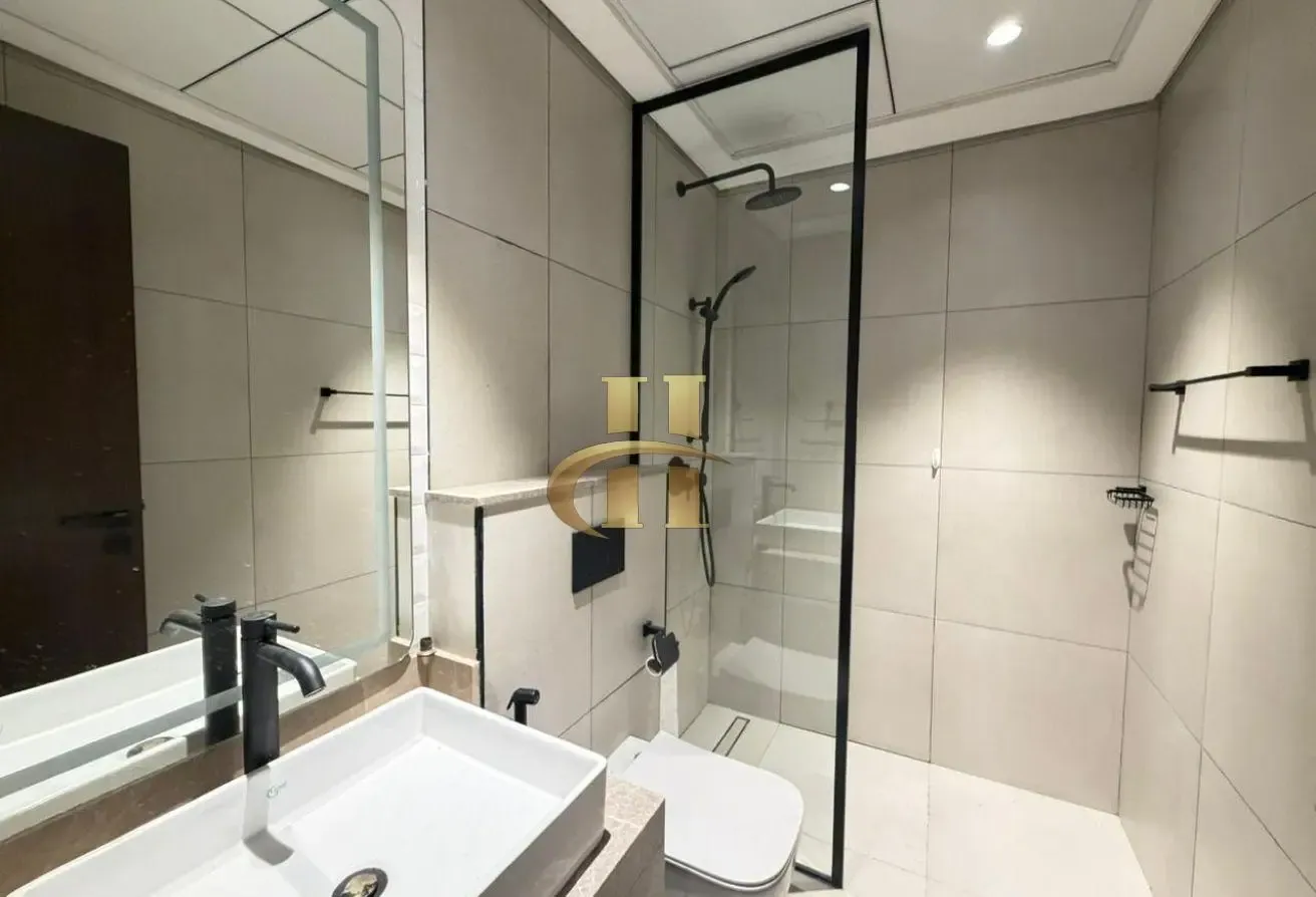 Ready to Move-Luxurious Apartment-Bigger Layout