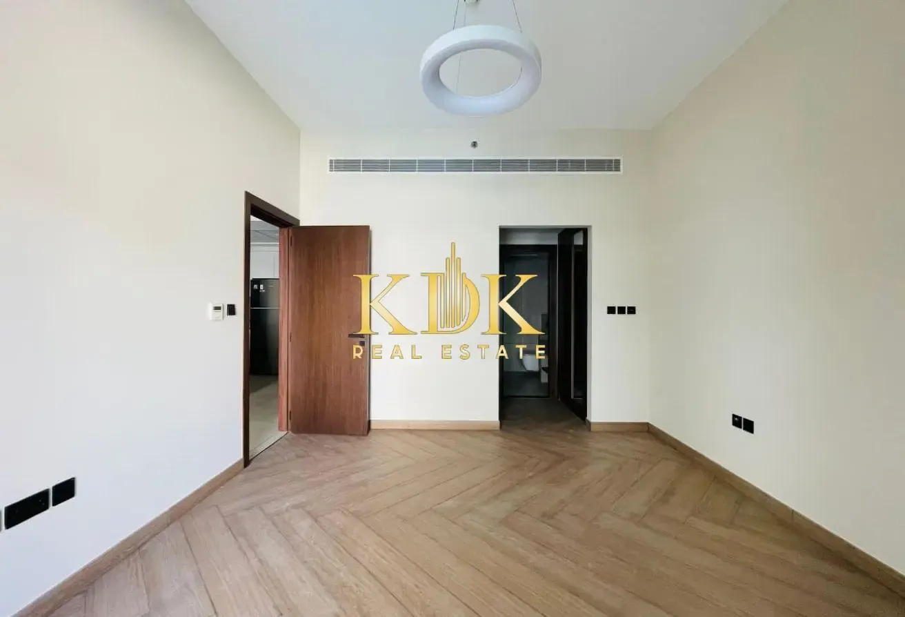 Spacious 1 BR with Pool View | Luxury Living