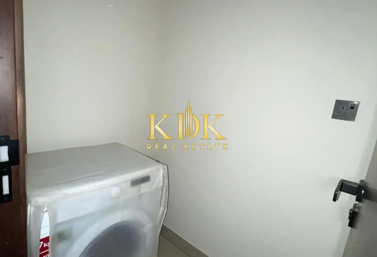 Spacious 1 BR with Pool View | Luxury Living