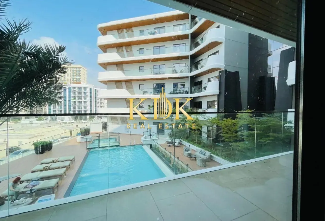 Spacious 1 BR with Pool View | Luxury Living