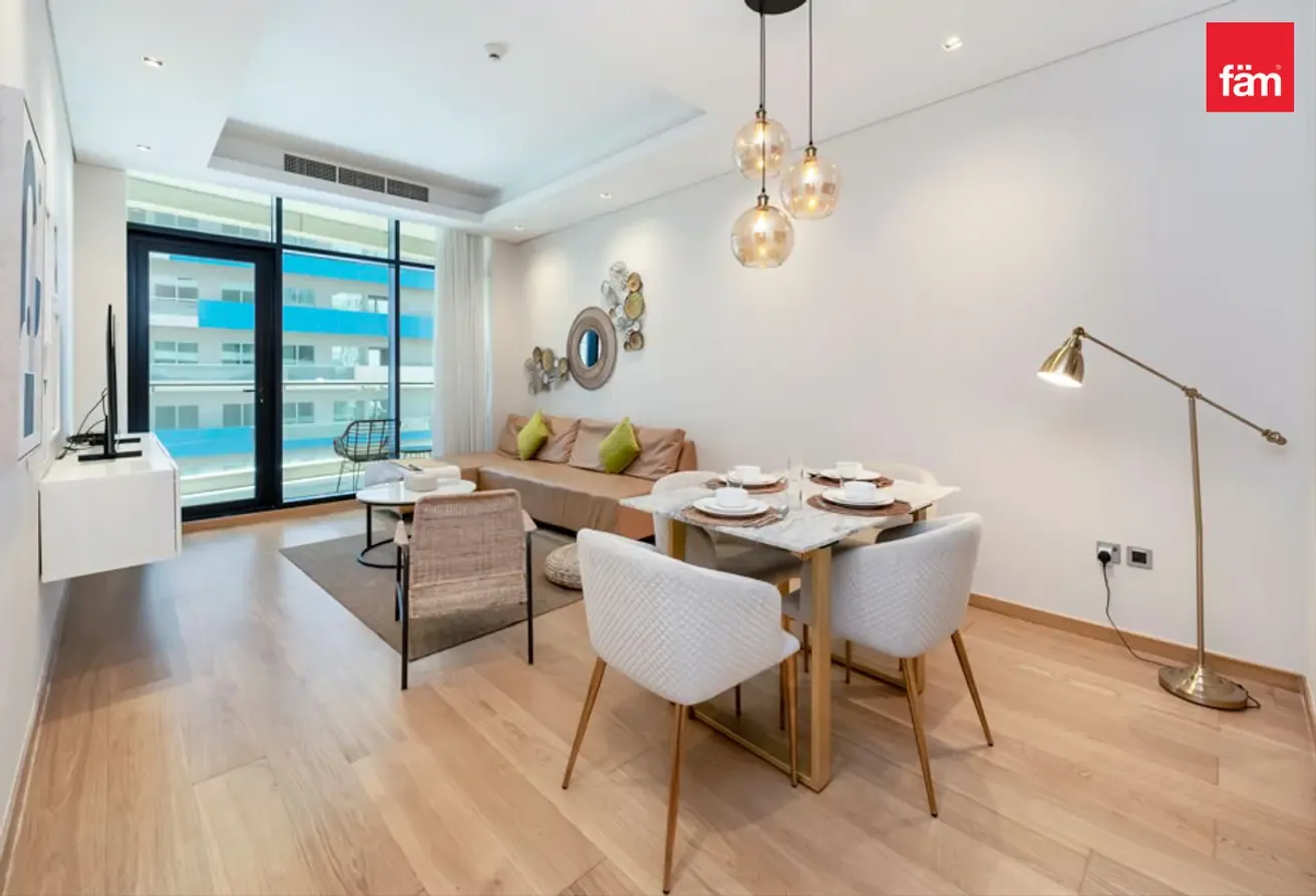 Furnished 1BR in Downtown | With Parking