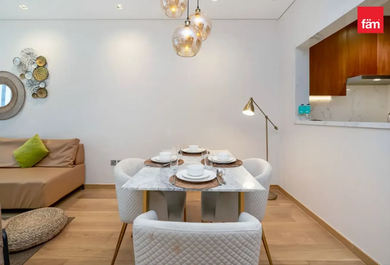 Furnished 1BR in Downtown | With Parking