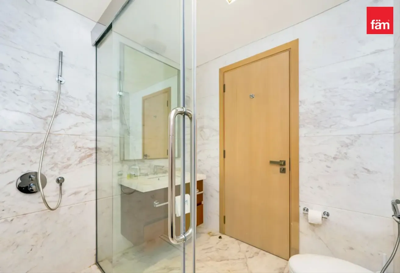 Furnished 1BR in Downtown | With Parking