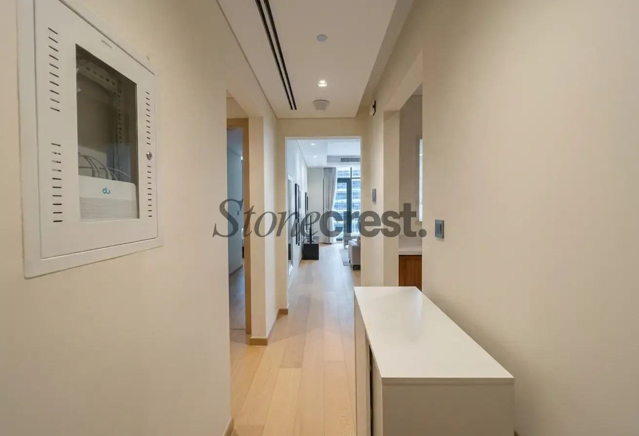 Urban Chic | 1-Bedroom | City and Skyline Views