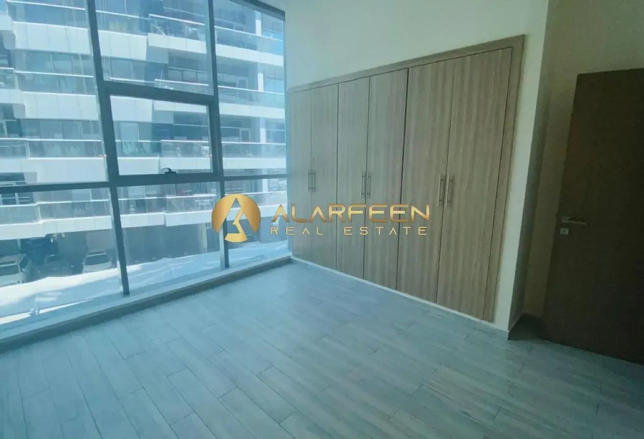 Bright & Airy 1 BR | Prime Location | Great Deal