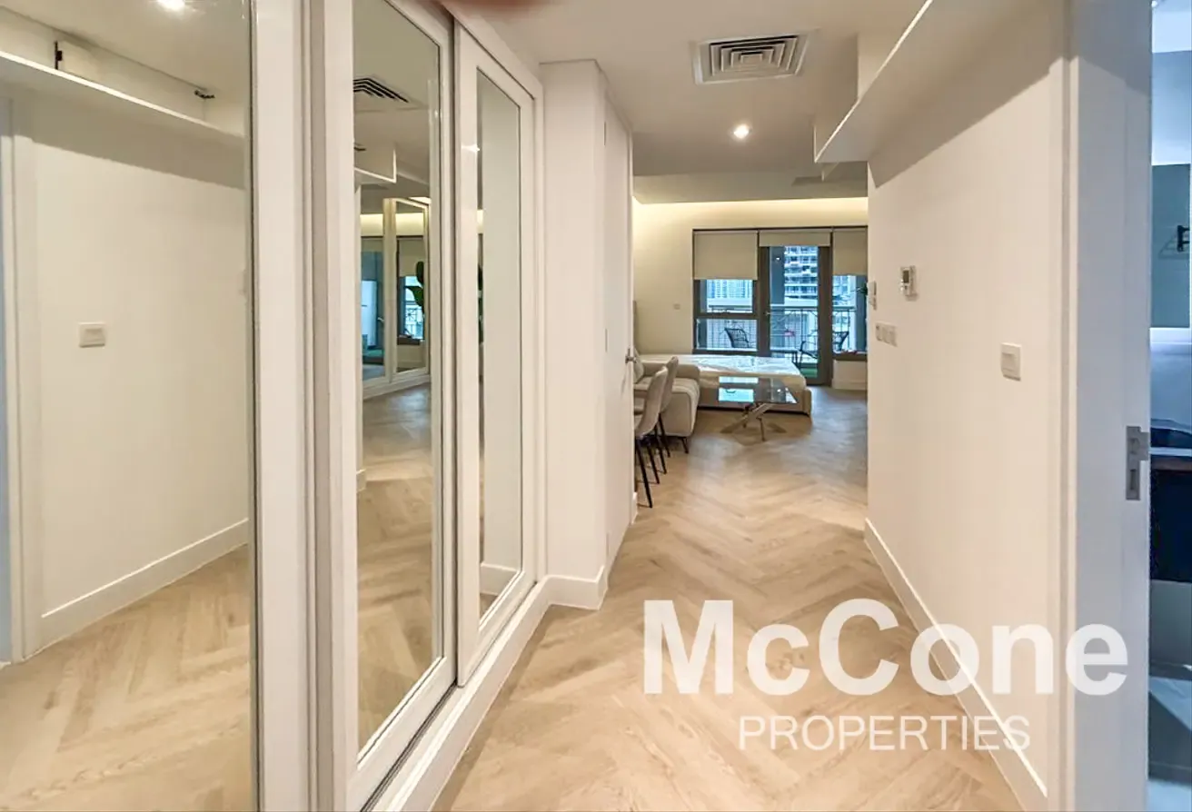 Upgraded | Hot Deal | Balcony | Genuine Listing