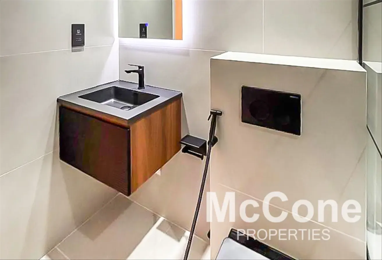 Upgraded | Hot Deal | Balcony | Genuine Listing