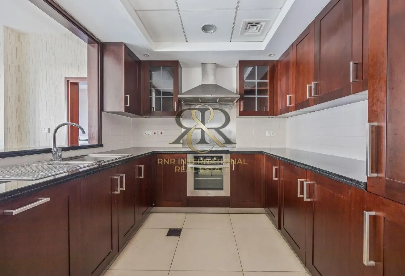 Furnished 1BR | Mid Floor | Available Now