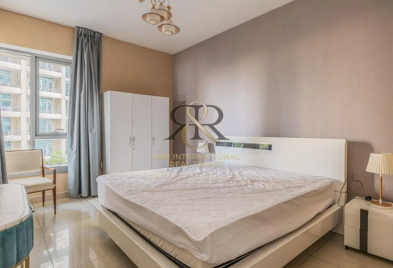 Furnished 1BR | Mid Floor | Available Now