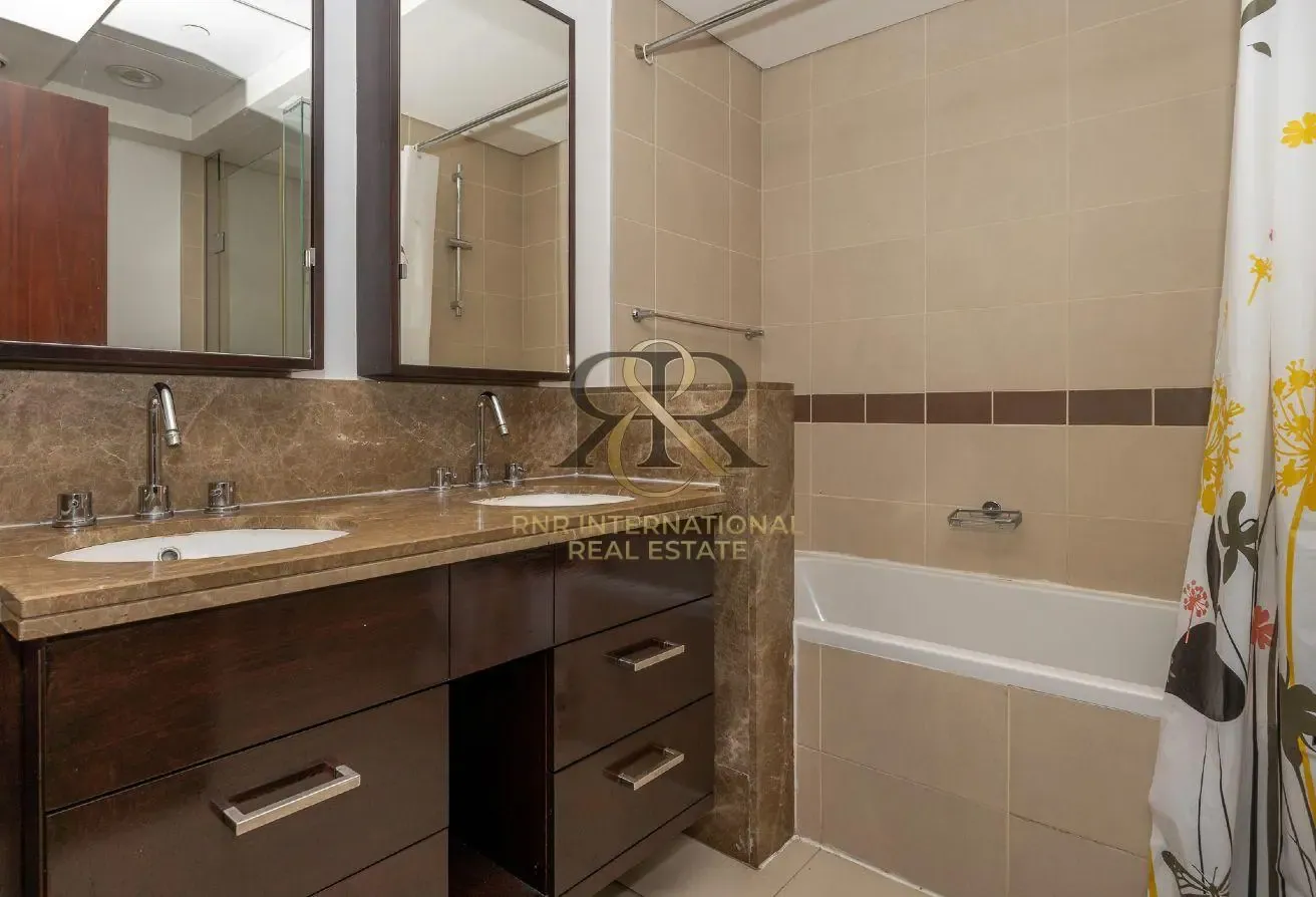 Furnished 1BR | Mid Floor | Available Now