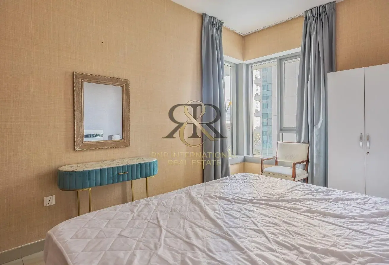 Furnished 1BR | Mid Floor | Available Now