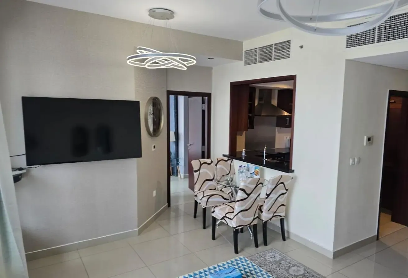 Furnished | High Floor | Fountain View | Vacant