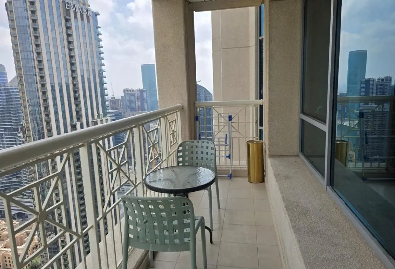 Furnished | High Floor | Fountain View | Vacant