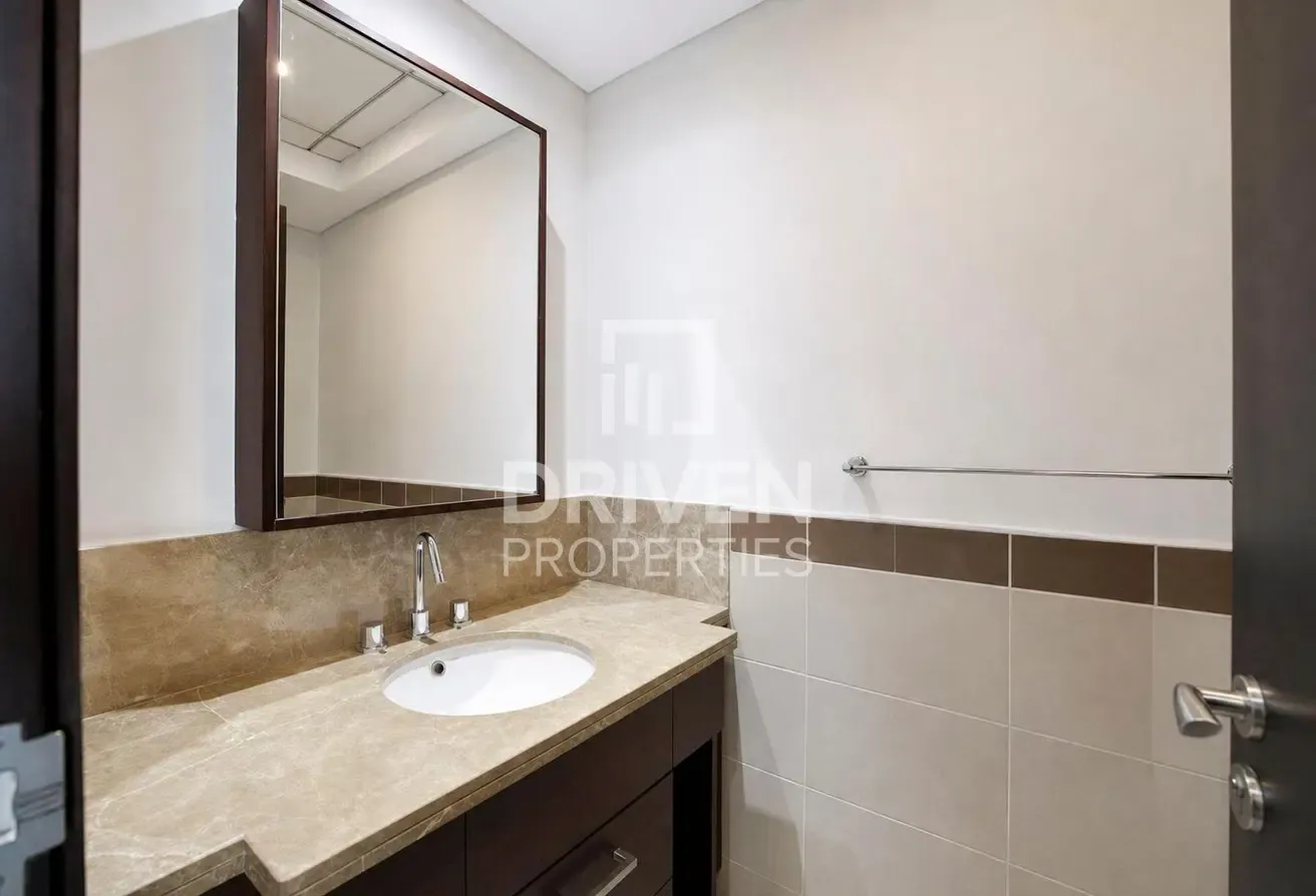Fully Upgrded | Boulevard View | Elegant Unit
