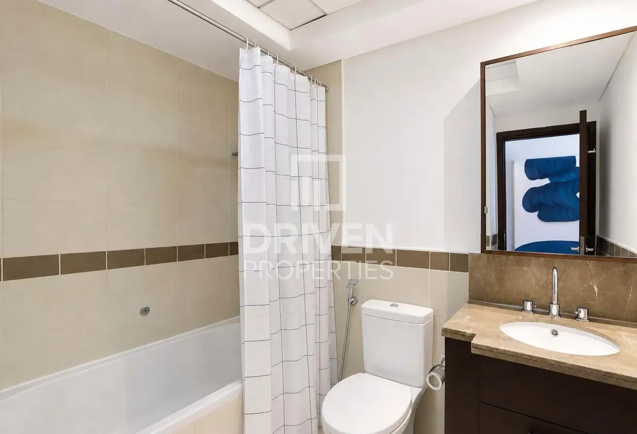 Fully Upgrded | Boulevard View | Elegant Unit