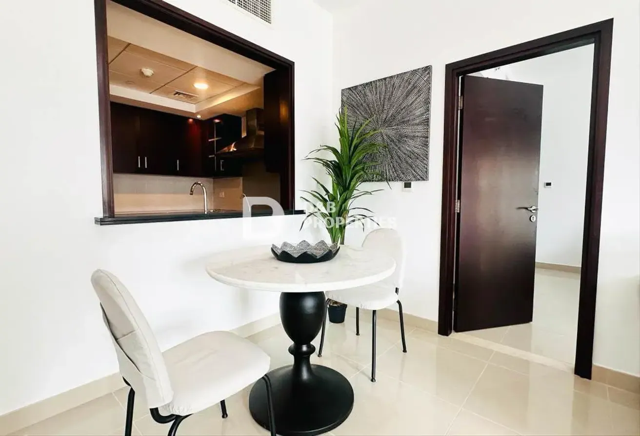 Fully Furnished | Community Views | Downtown
