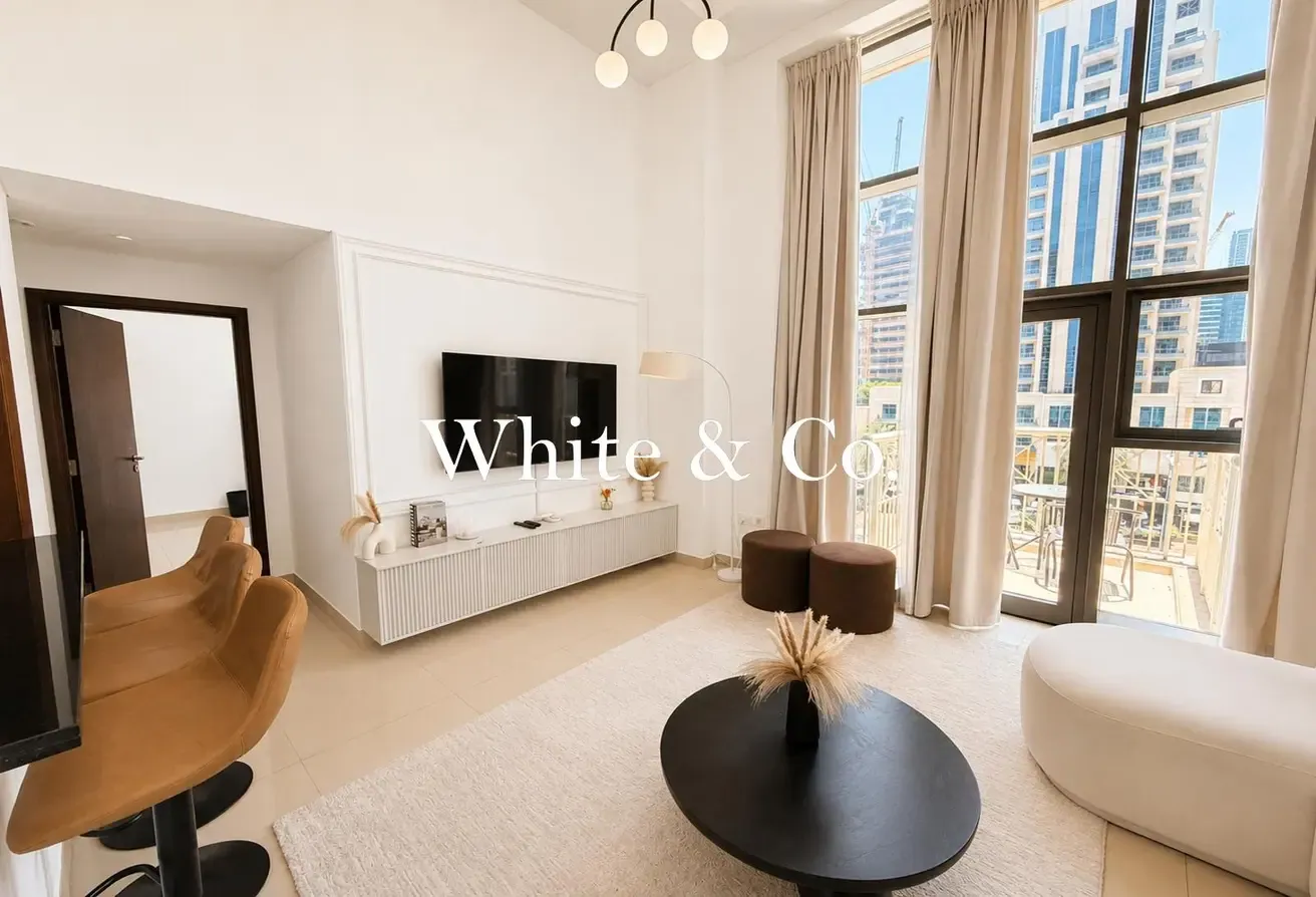 Upgraded | Fully Furnished | Blvd view