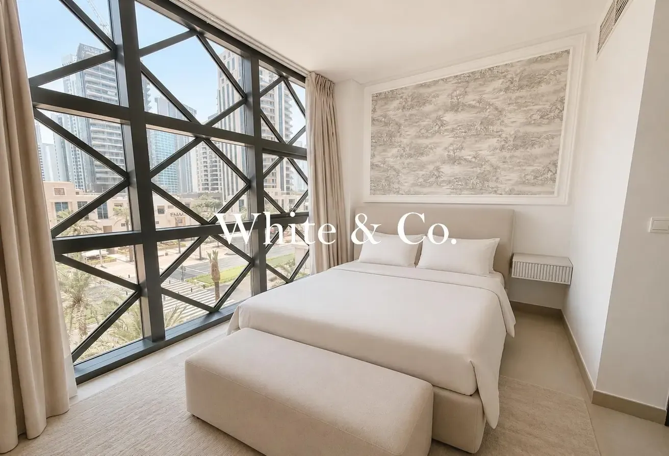 Upgraded | Fully Furnished | Blvd view