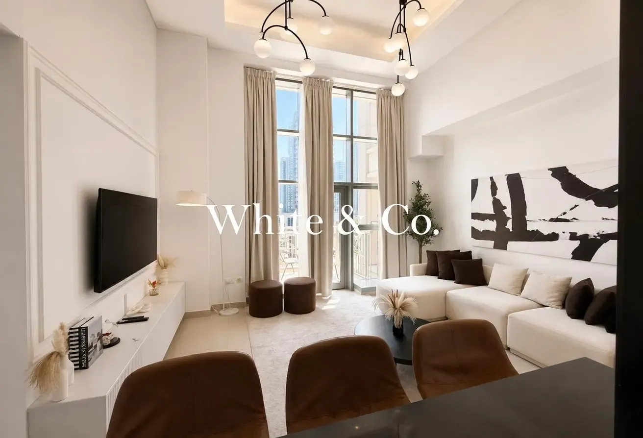 Upgraded | Fully Furnished | Blvd view