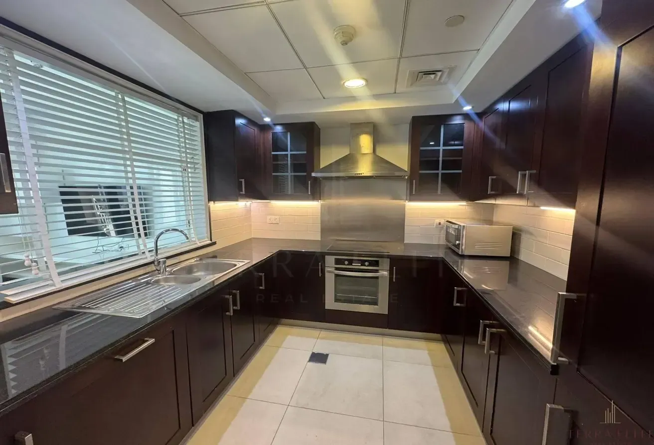 Spacious 1-Bedroom | Prime Downtown Location | Near Burj Khalifa & Dubai Mall