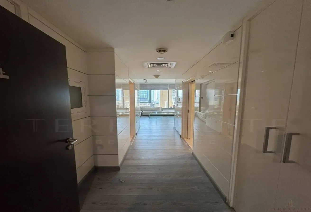 Spacious 1-Bedroom | Prime Downtown Location | Near Burj Khalifa & Dubai Mall