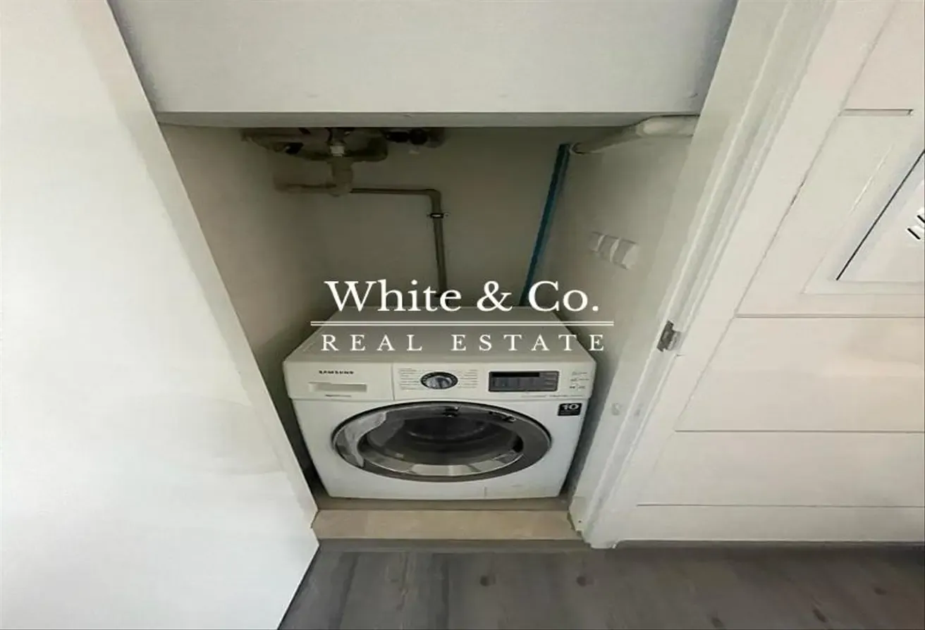 FULLY FURNISHED | UPGRADED | CHILLER FREE
