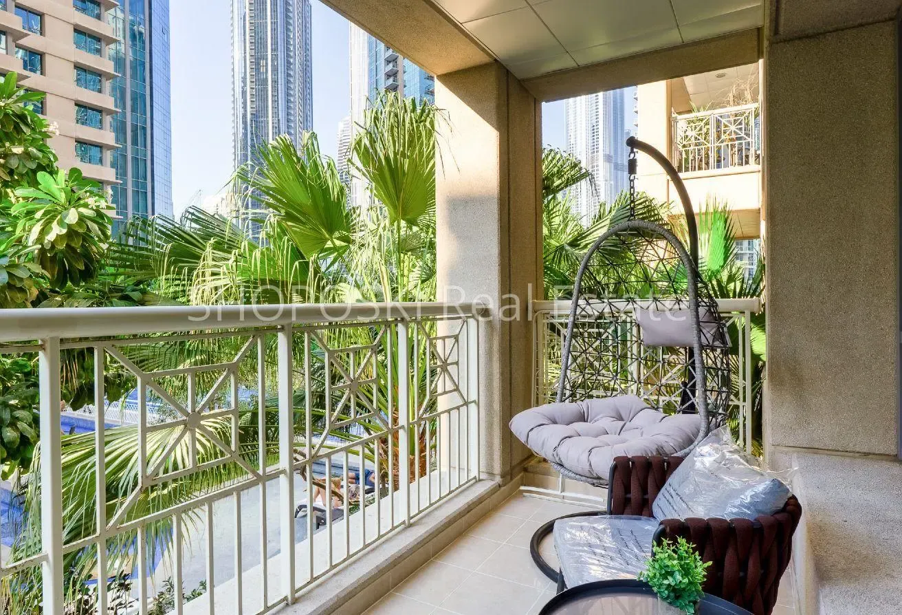 Upgraded & Furnished | Pool View | Chq Negotiable