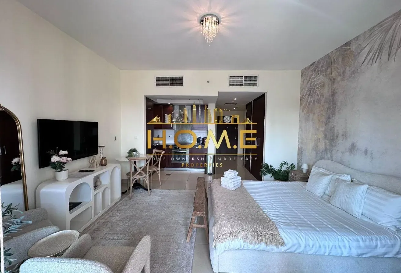 Fully Furnished | Ready to Move | Downtown Living